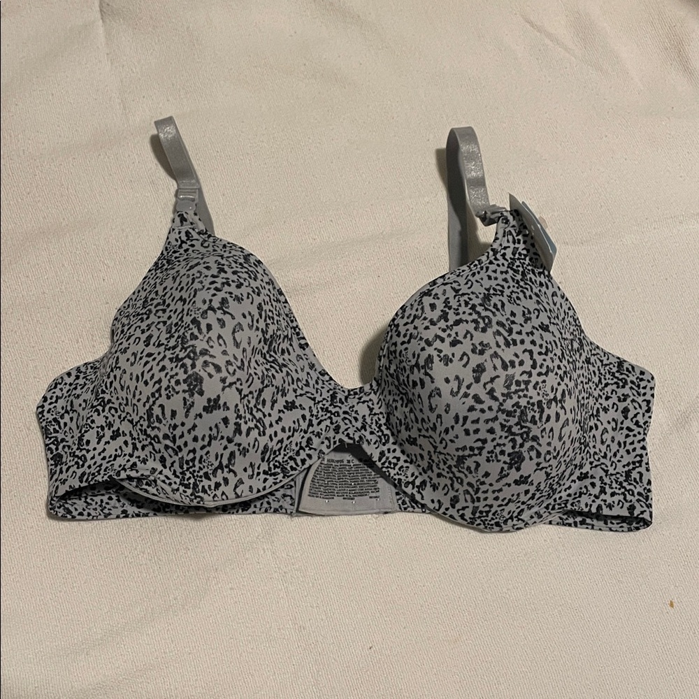 Hanes Bra - 38C - NWT!